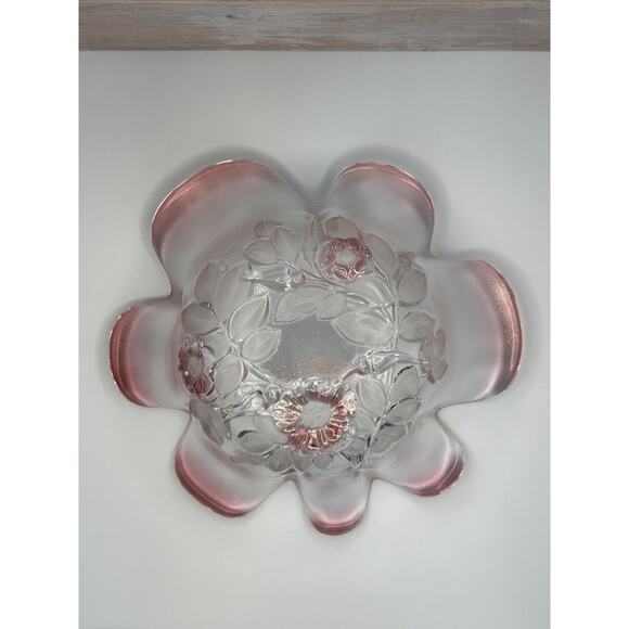 Vintage Mikasa Pink Glass Bowl Set. Rosella ruffle edge, flower shape. - Picture 6 of 10